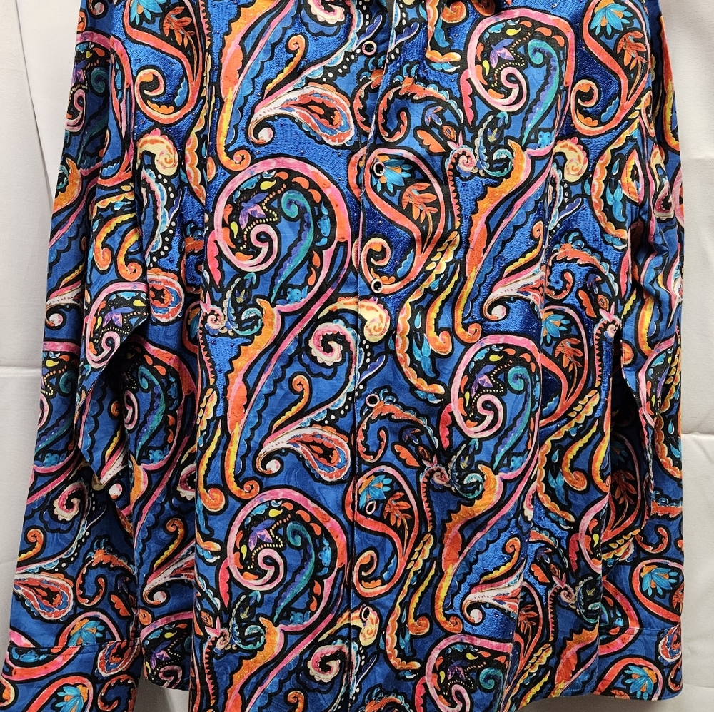 Robert  Graham  Limited edition like new!